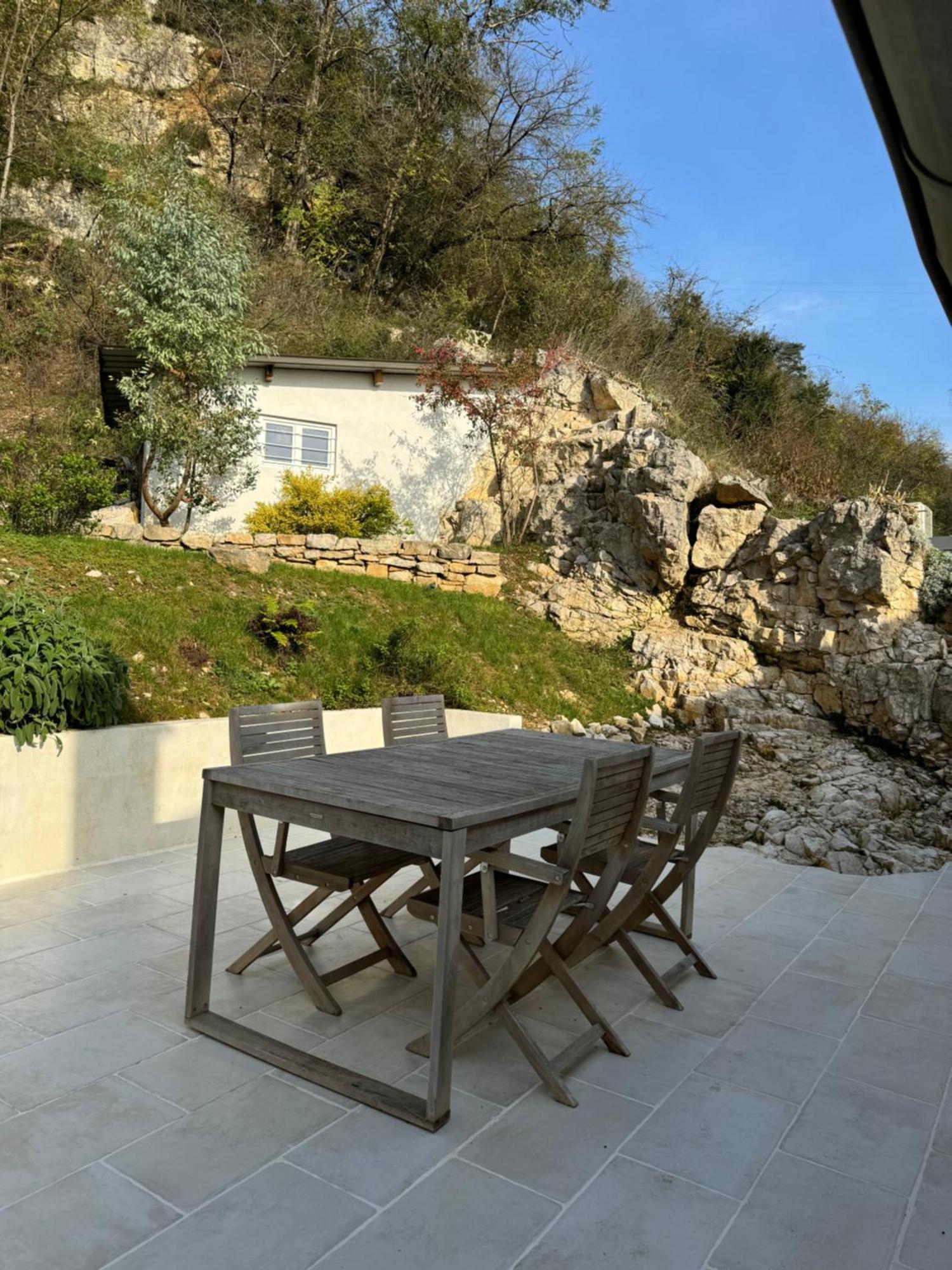 Maison Au Bord De L'Eau Les Roches Rochefort-sur-Nenon Exterior foto